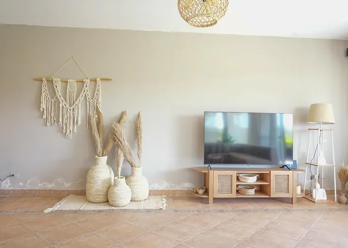 Boho 3br Duplex With Garden & Modern Interior *
