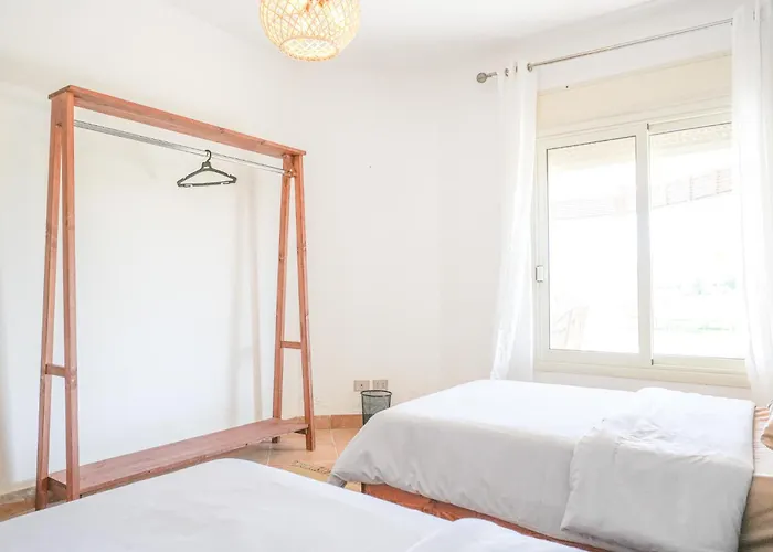Boho 3br Duplex With Garden & Modern Interior